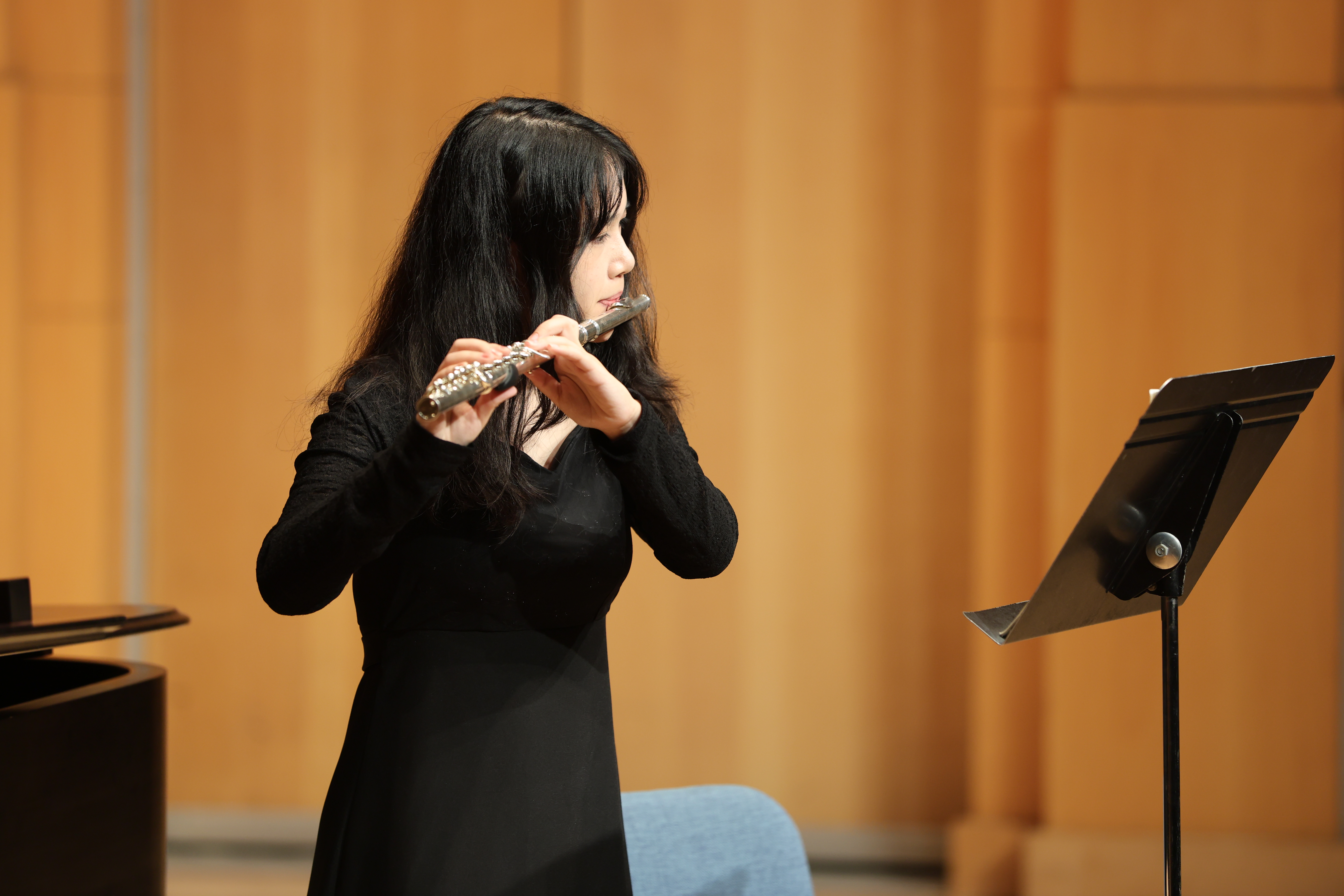 flute player